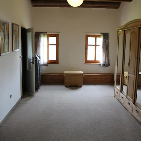 Statek-hofje Nyaraló *