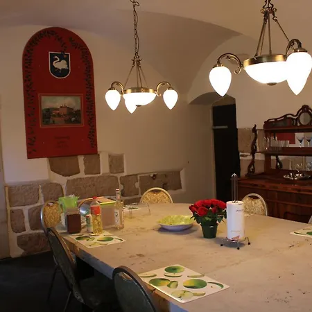 Statek-hofje Nyaraló